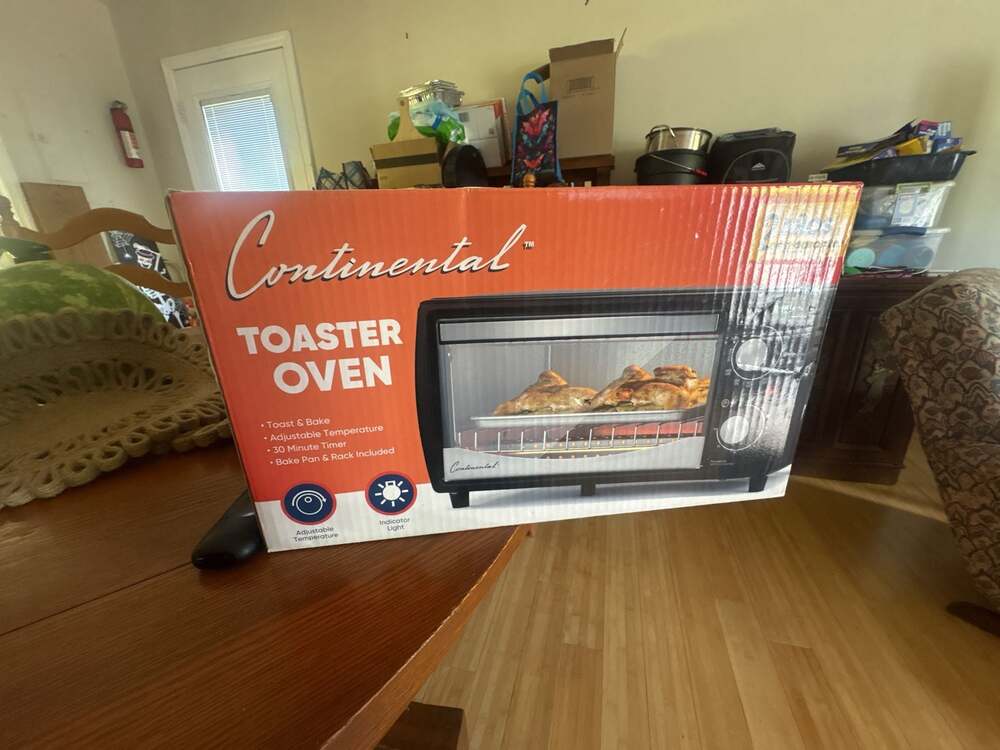 Continental Toaster oven NEW